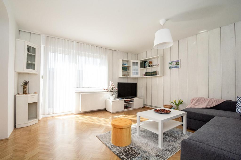 Magnolia Apartment - Free Private Parking Laibach Exterior foto